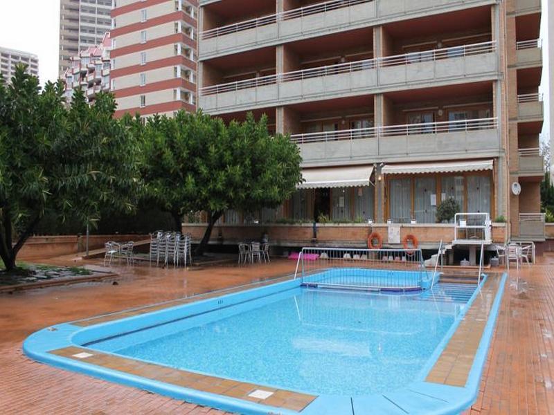 Apartamentos Alpha Benidorm Exteriör bild